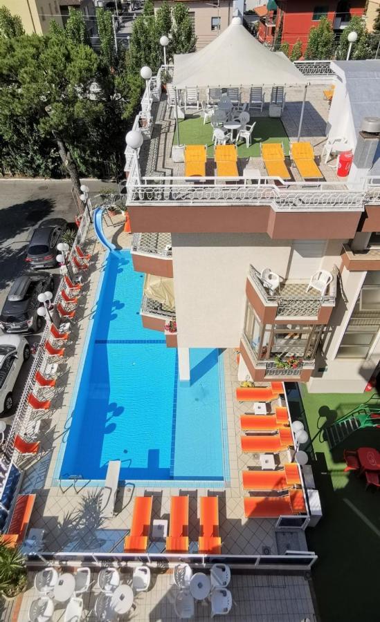 Hotel Cosmos Rimini Exteriör bild