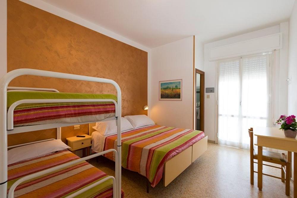 Hotel Cosmos Rimini Exteriör bild