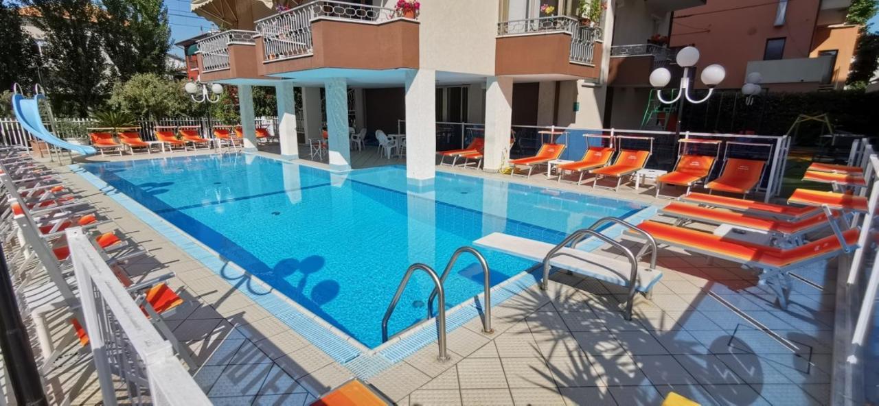 Hotel Cosmos Rimini Exteriör bild
