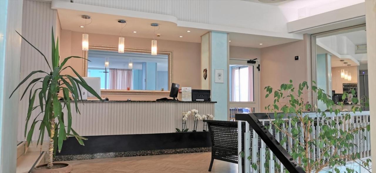 Hotel Cosmos Rimini Exteriör bild