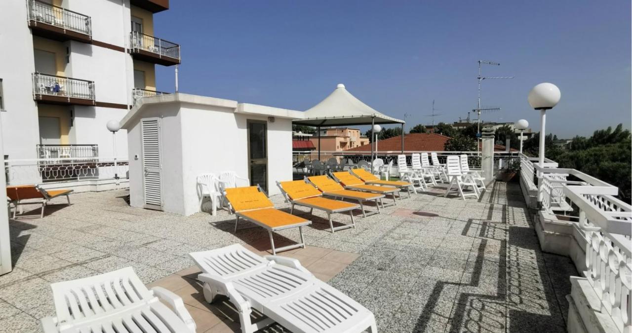 Hotel Cosmos Rimini Exteriör bild