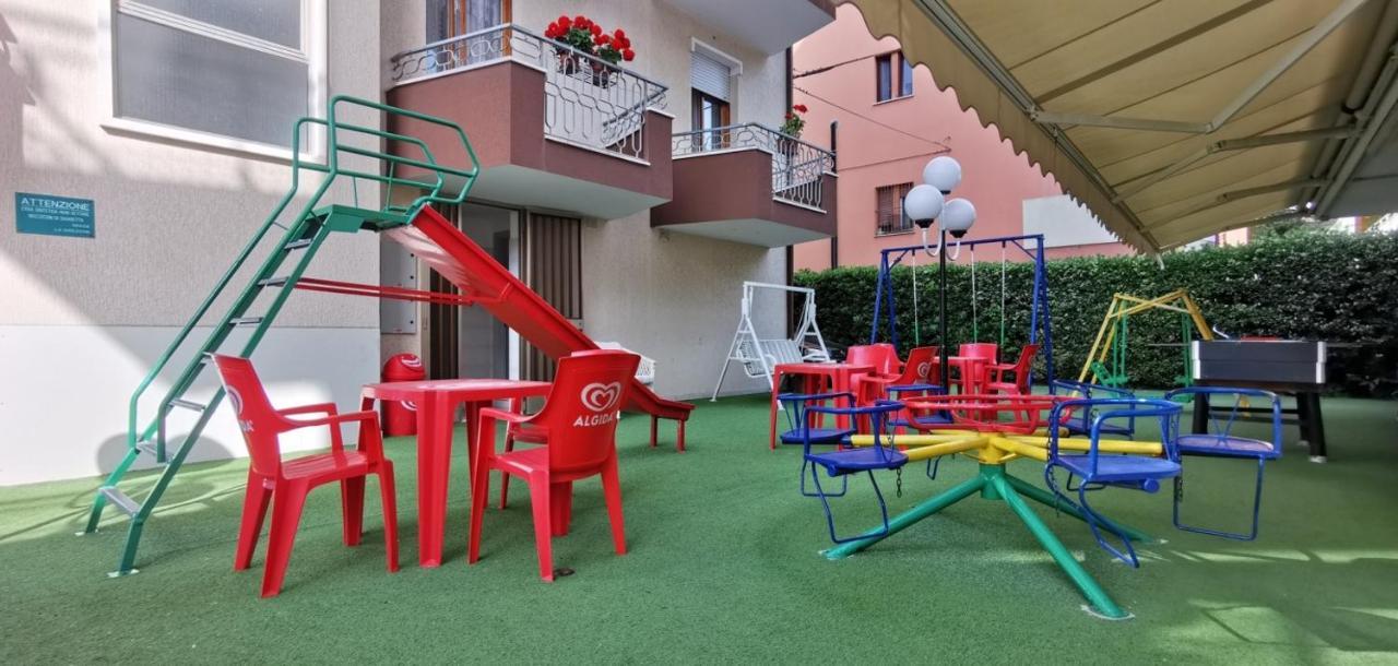 Hotel Cosmos Rimini Exteriör bild