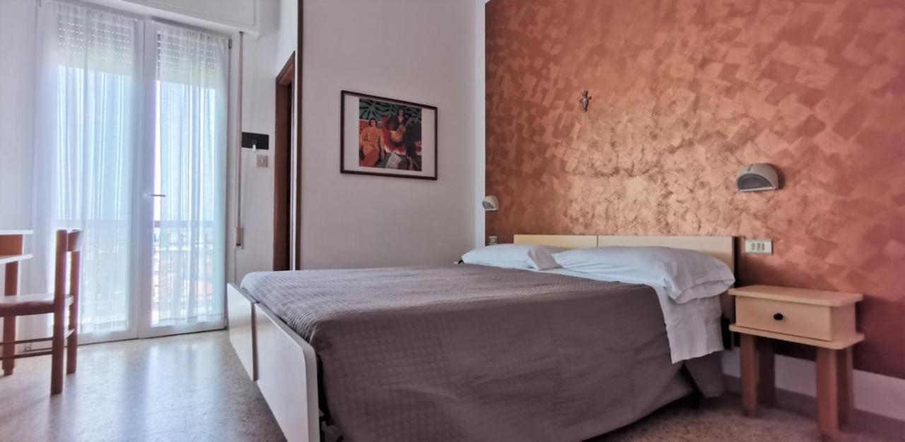 Hotel Cosmos Rimini Exteriör bild
